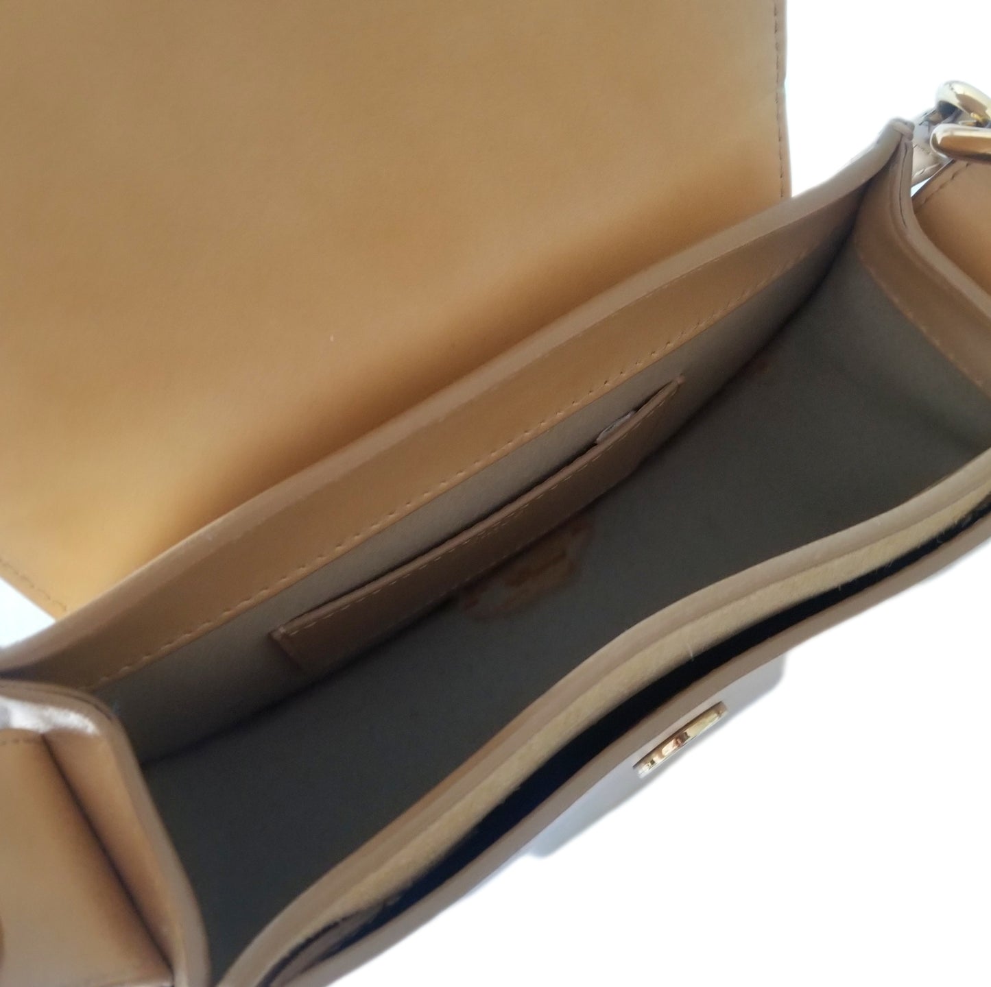 Chloé Small Tess Leather Handbag in Tan
