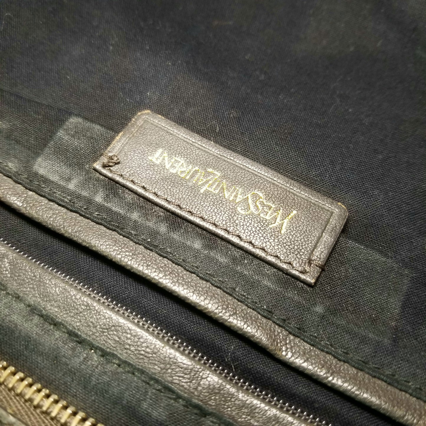 Yves Saint Laurent Cabas Chyc Y Lizard Embossed Leather Tote Bag in Dark Grey